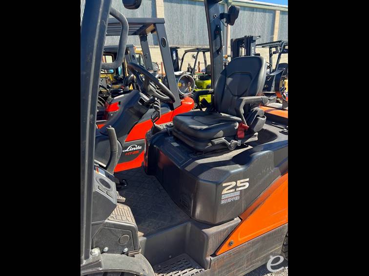 2022 Doosan G25E-7