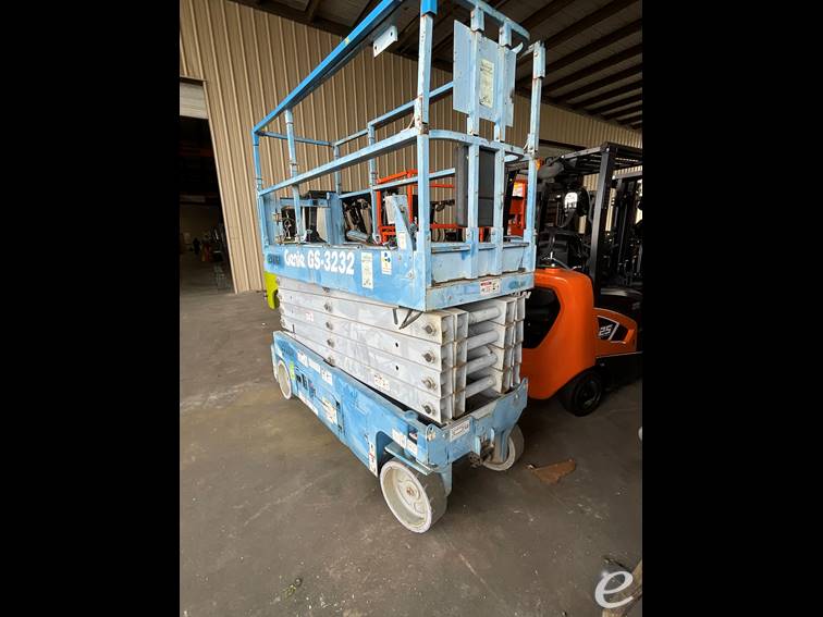 2014 Genie GS-3232