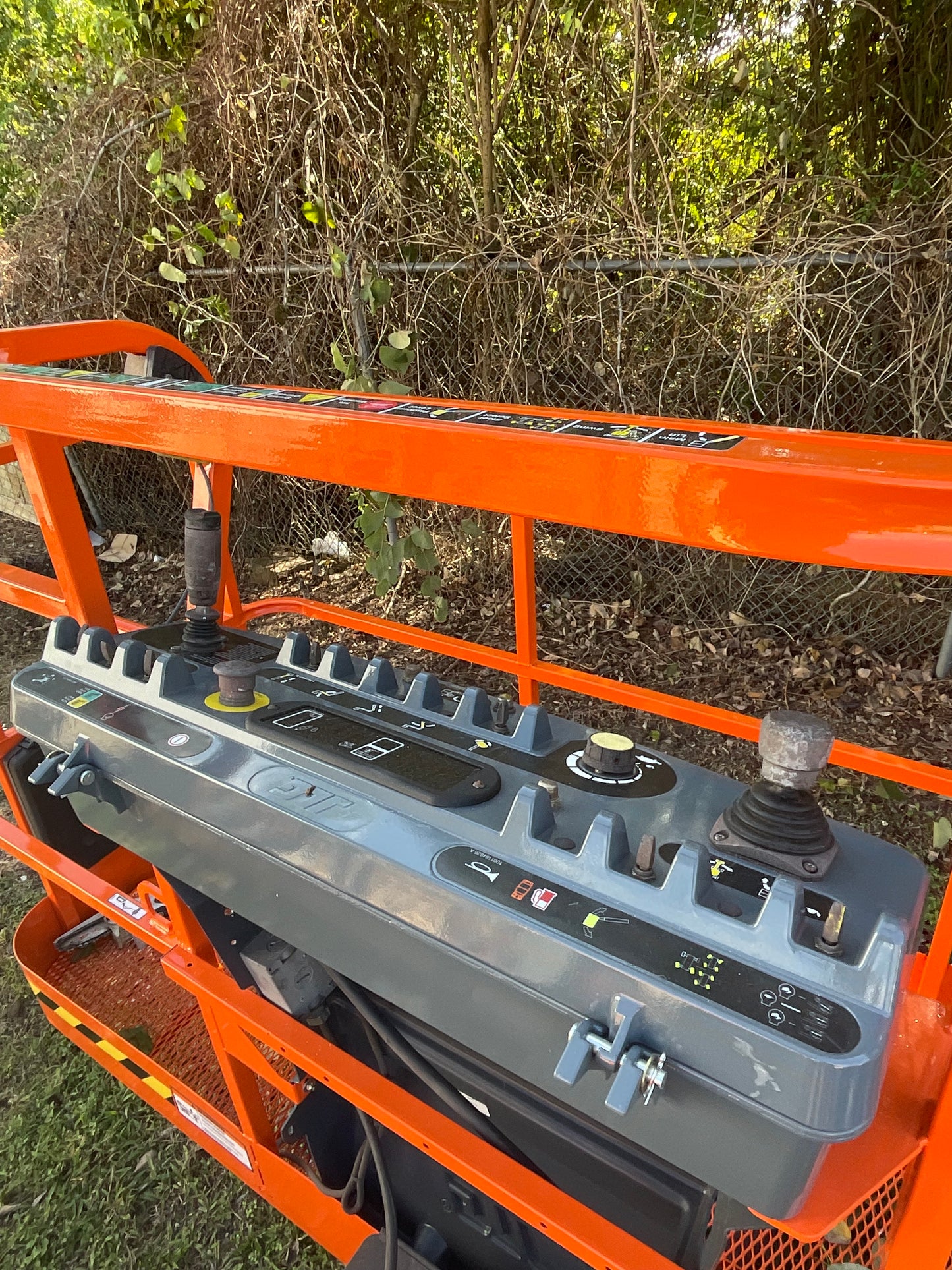 2019 JLG 400S