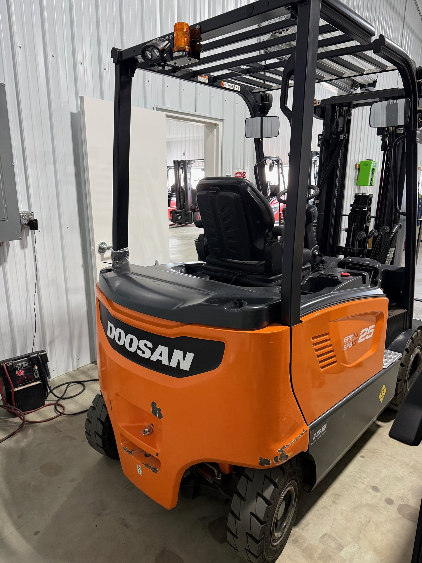 2022 Doosan B25X-7