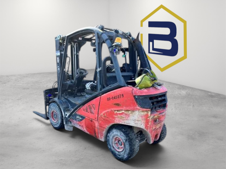Burwell Material Handling 2018 Linde H30T LPG pneumatic forklift in red with hydrostatic drive system