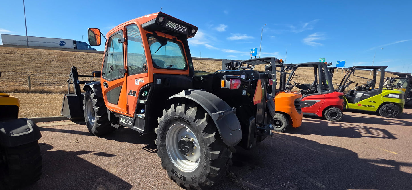 2024 JLG 925 Ag Telehandler