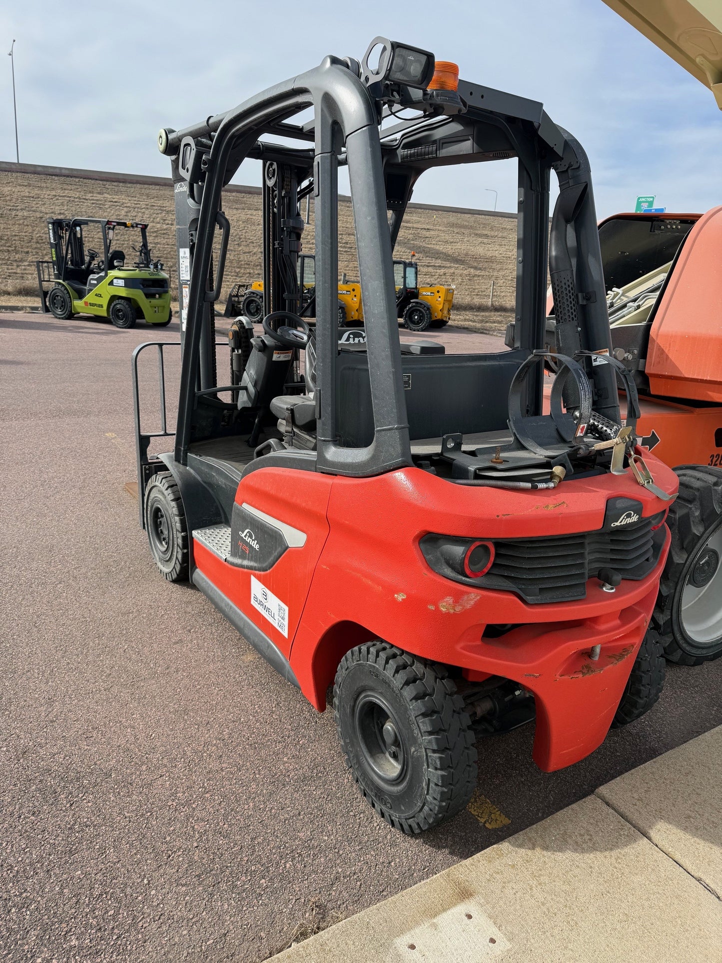 2021 LINDE H25T