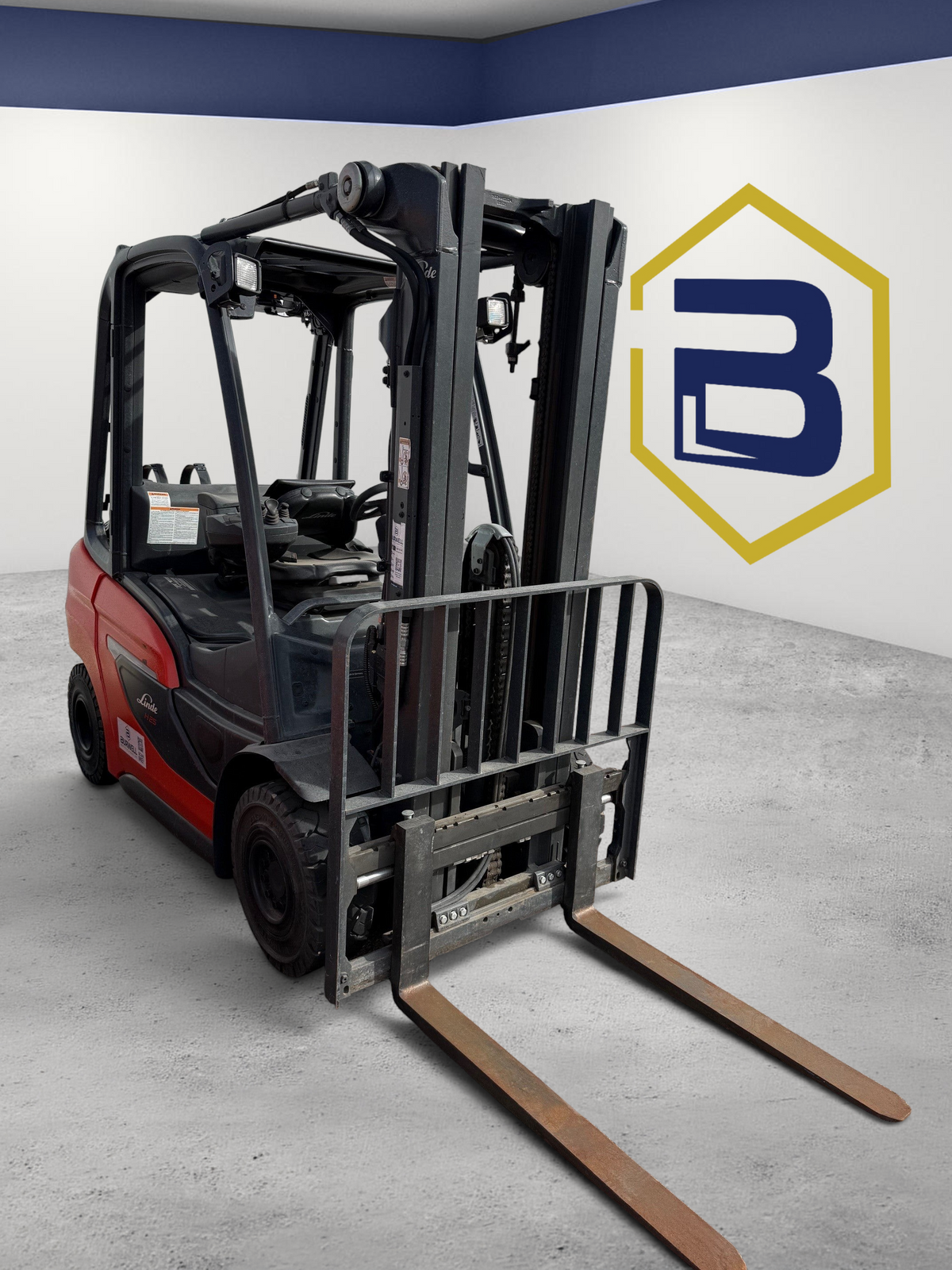 Burwell Material Handling 2021 Linde H25T internal combustion forklift in red and black parked outdoors