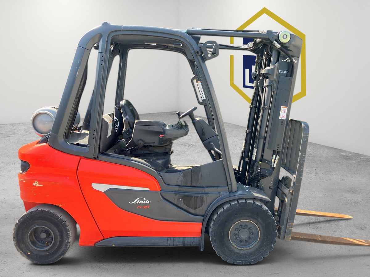 Burwell Material Handling 2021 Linde H30T LPG pneumatic forklift with 6000 lb capacity in red and grey