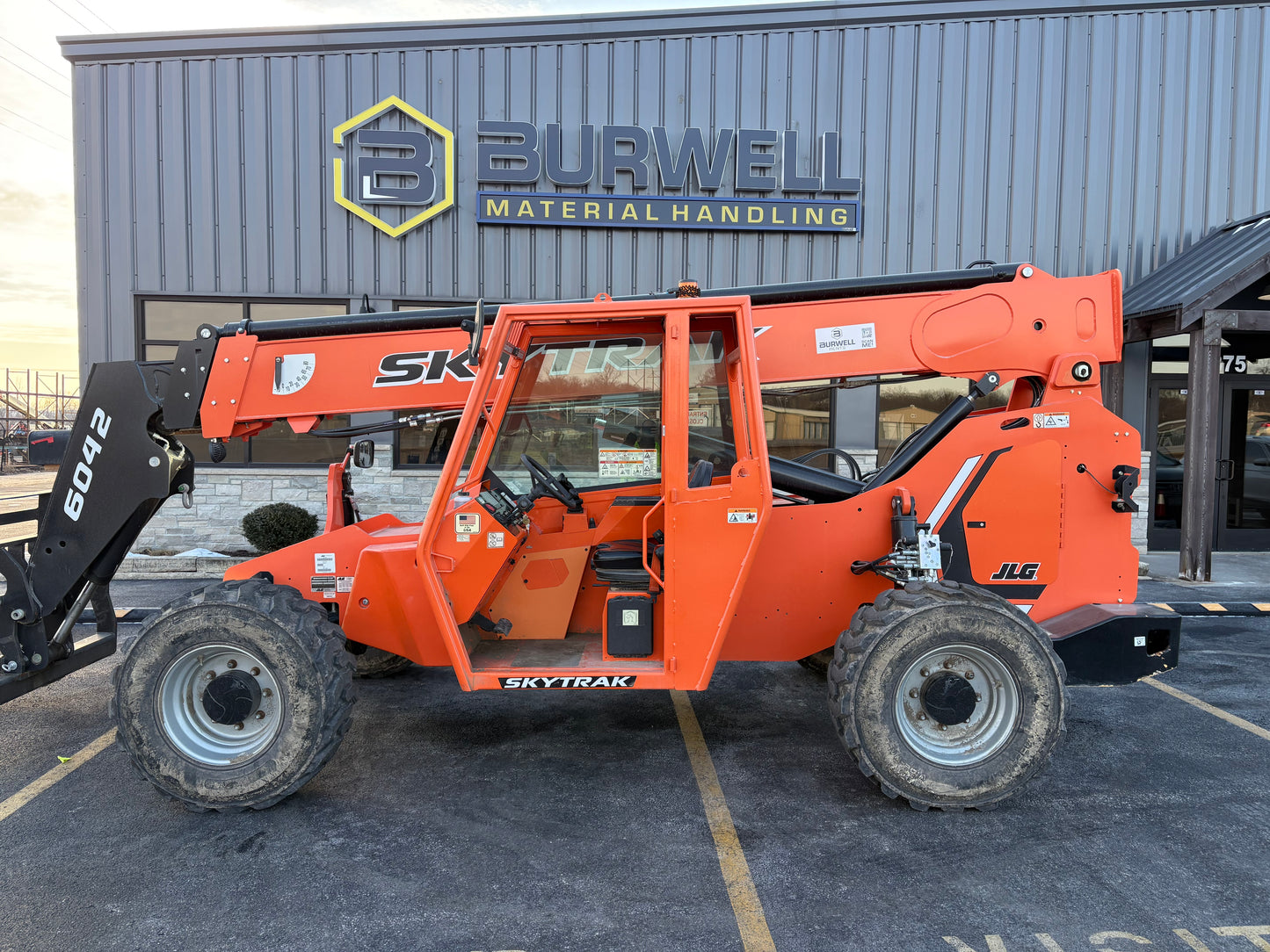2023 SKYTRAK 6042