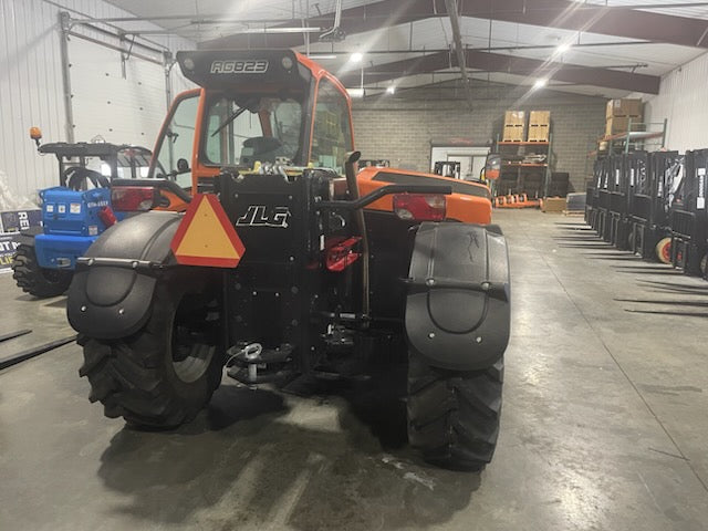2023 JLG AG823