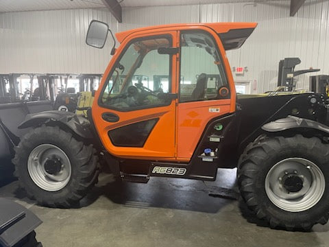 2023 JLG AG823