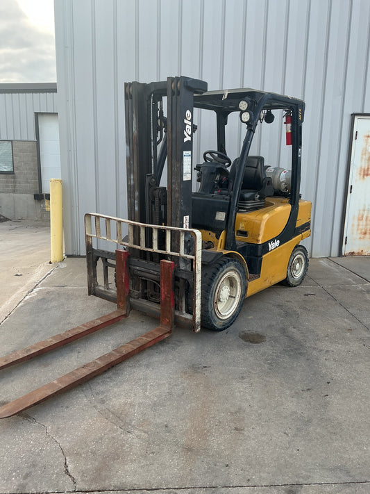 2013 YALE GLP060