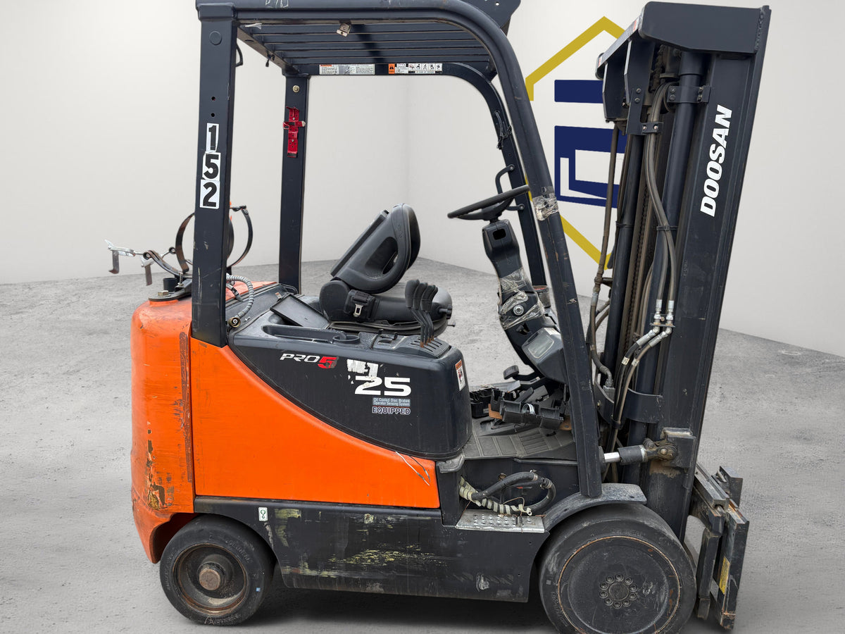 Burwell Material Handling 2003 Doosan GC25E-3LP LPG cushion-tire forklift with orange and black chassis