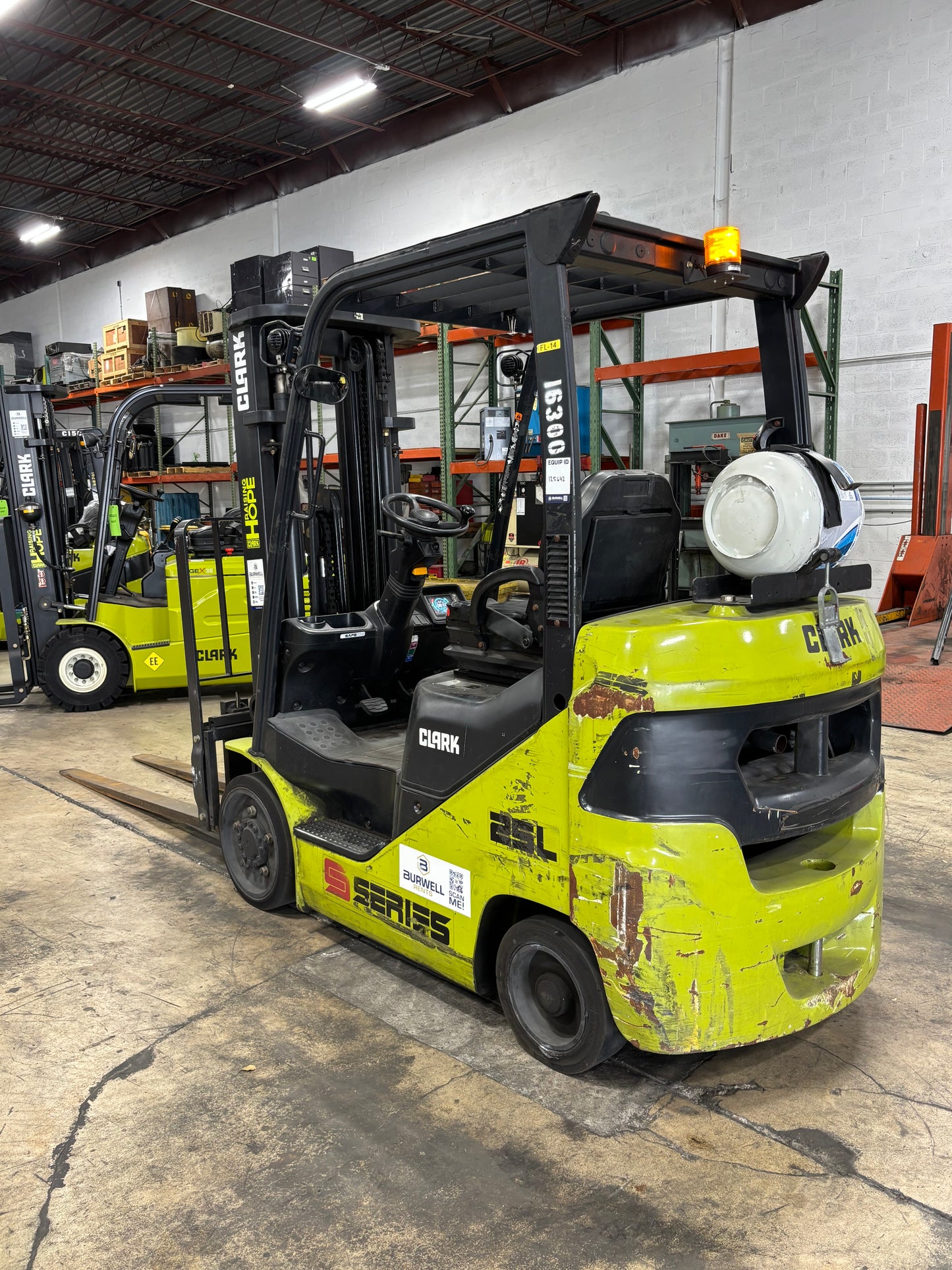 2000 CLARK S25CL