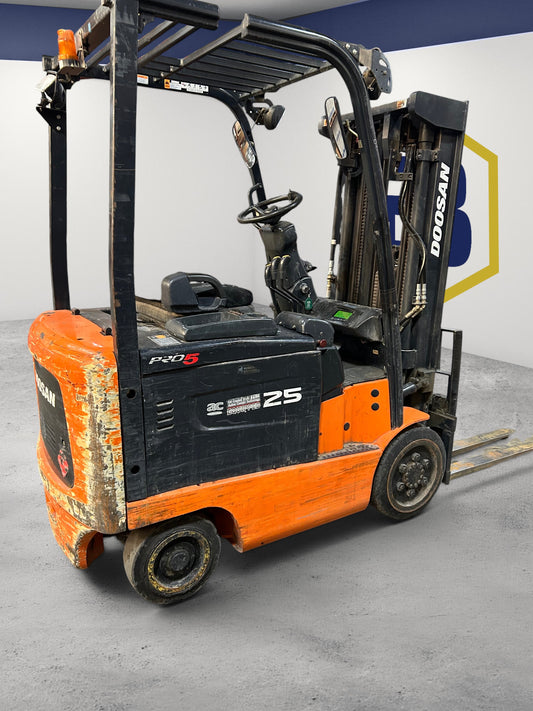 Burwell Material Handling 2000 Doosan BC25S-5 electric sit-down forklift with orange and black chassis in warehouse