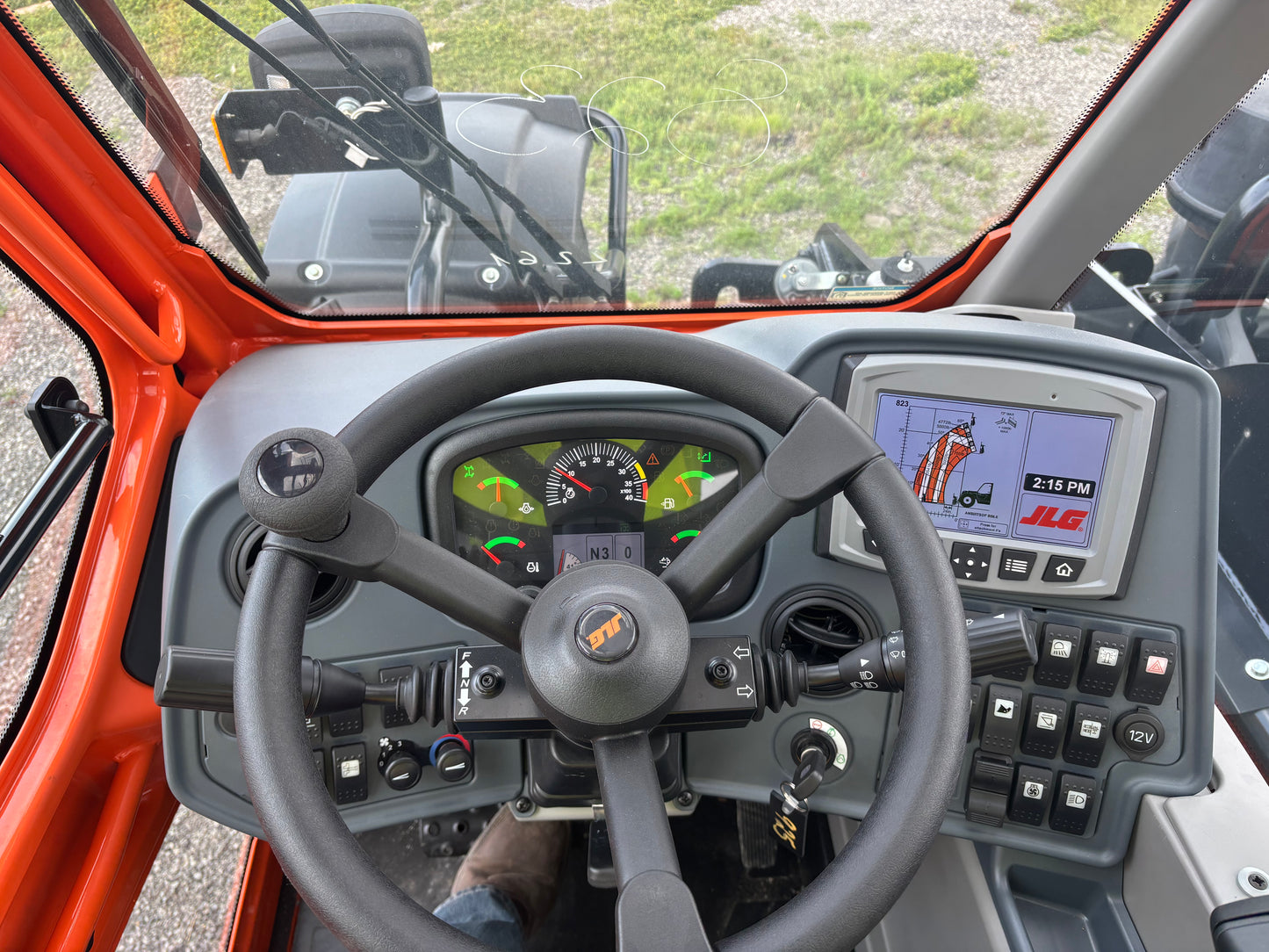 2024 JLG 823