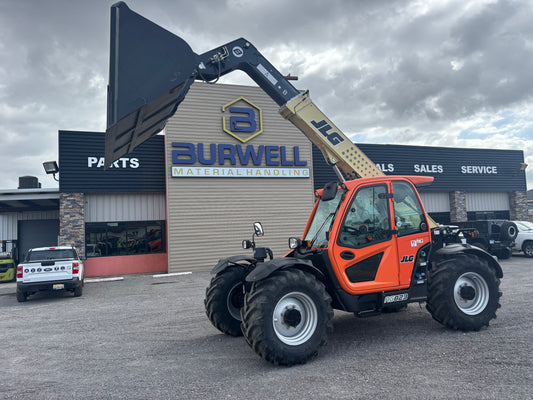 2024 JLG 823
