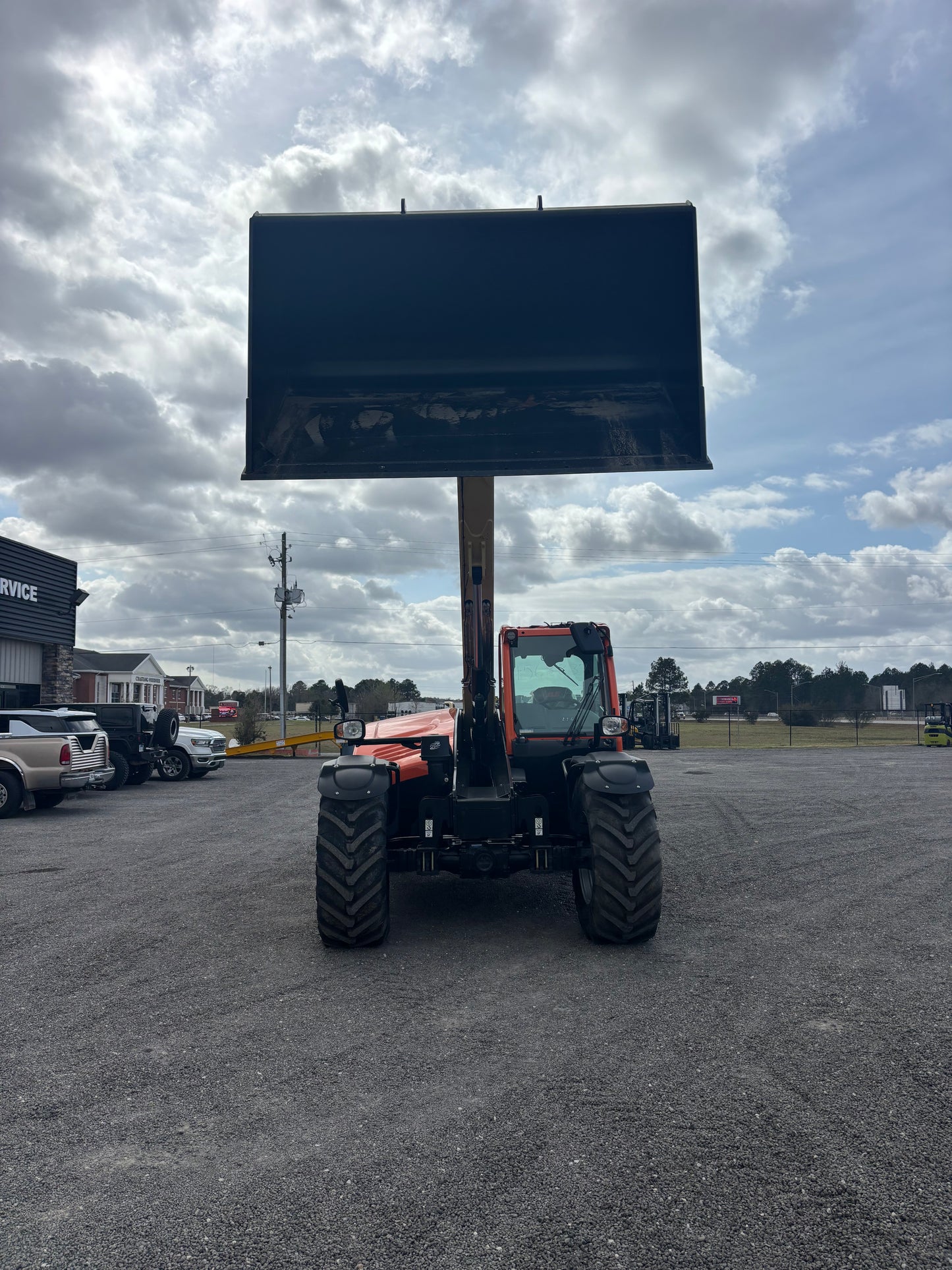 2024 JLG 823