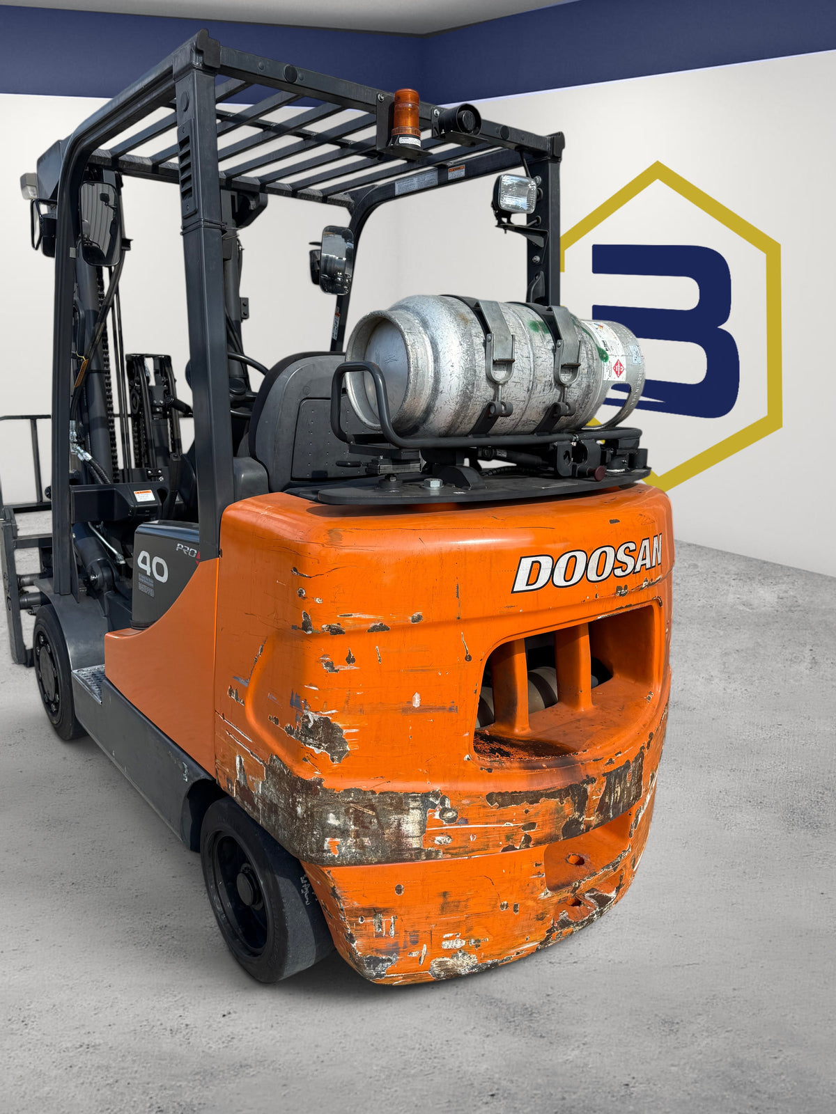 Burwell Material Handling 2019 Doosan GC40S-5 orange forklift with triple mast and propane tank