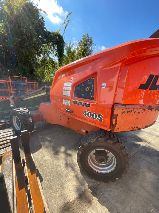 2019 JLG 400S