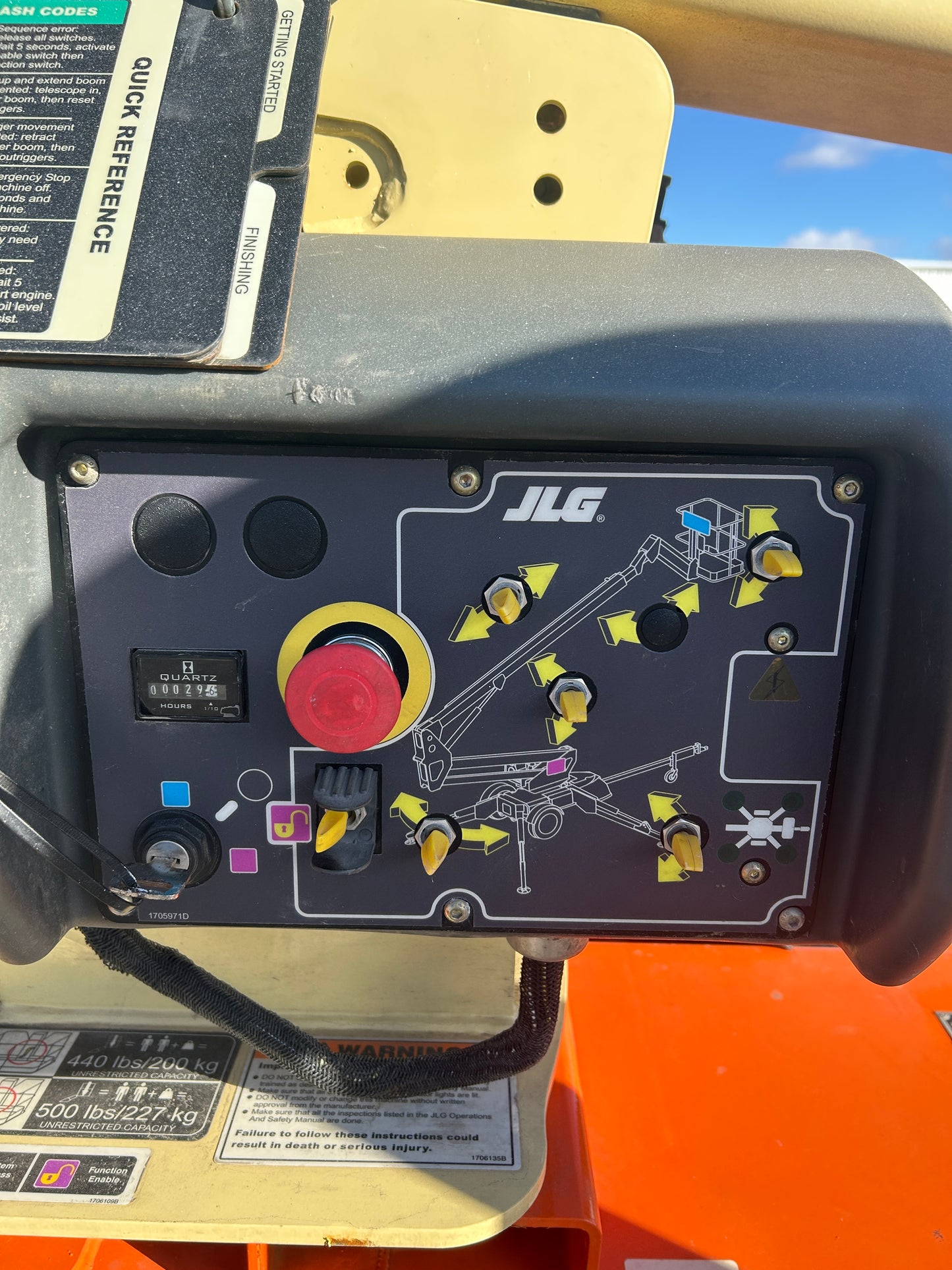 2023 JLG T350 - Electric