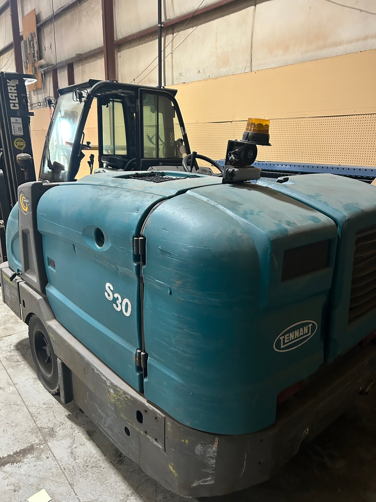 2000 TENNANT S30