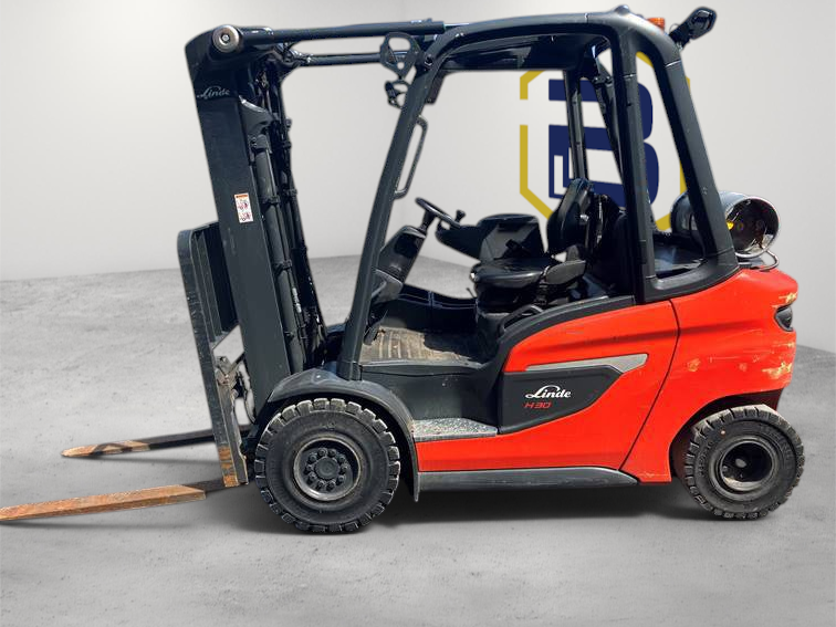 Burwell Material Handling 2021 Linde H30T LPG pneumatic forklift with 6000 lb capacity and hydrostatic drive.