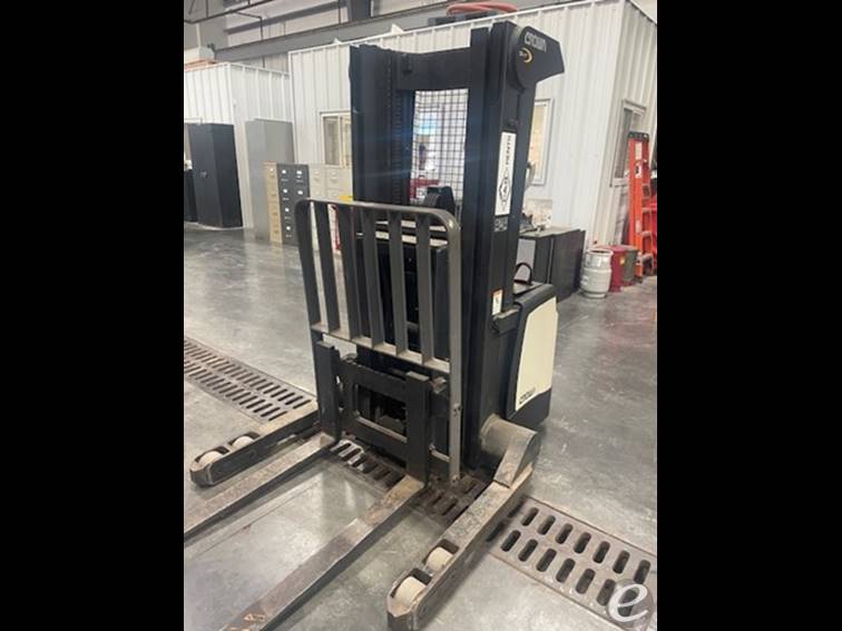 2012 Crown SHR5520-30