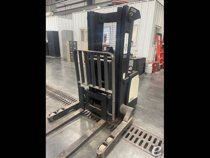 2012 Crown SHR5520-30