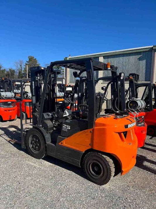 2022 Doosan G25E-7