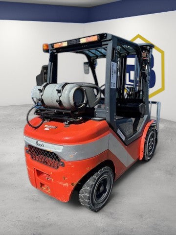 Burwell Material Handling 2022 Baoli KBG25 LPG pneumatic forklift with red chassis and rear-mounted propane tank