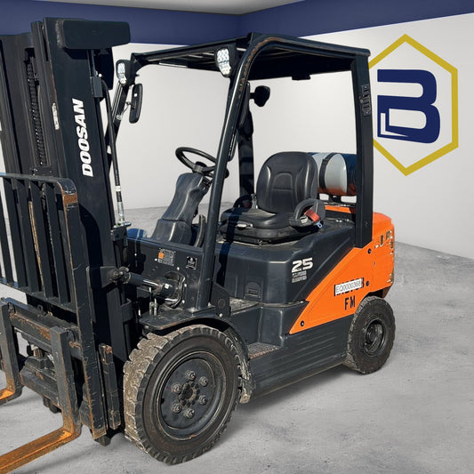 Burwell Material Handling 2020 Doosan G25N-7LP LPG pneumatic forklift for outdoor industrial use