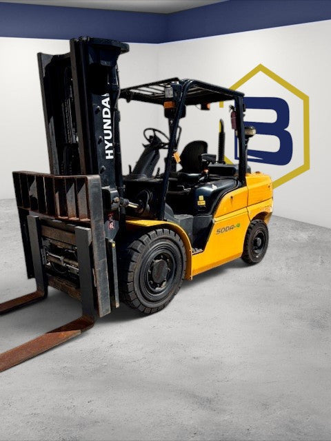 Burwell Material Handling used 2020 Hyundai 50DA-9 diesel forklift with triple-stage mast and side-shifting forks