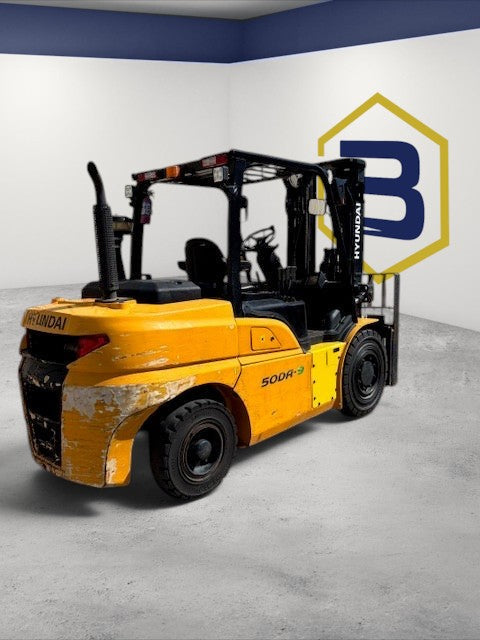 Burwell Material Handling used 2020 Hyundai 50DA-9 diesel forklift with pneumatic tires and triple-stage mast