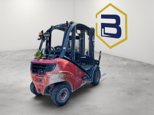 Burwell Material Handling 2018 Linde H30T LPG pneumatic forklift in red, parked outdoors on a gravel lot.