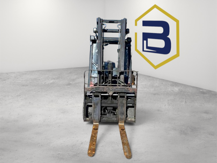 Burwell Material Handling 2017 LINDE H30T 6,000 lb LPG pneumatic forklift parked in an outdoor equipment yard
