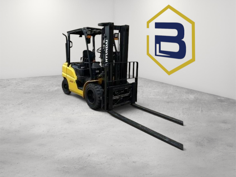 Burwell Material Handling 2018 Hyundai 30D-9 forklift with triple mast, sideshifting fork positioner, and 72 inch forks