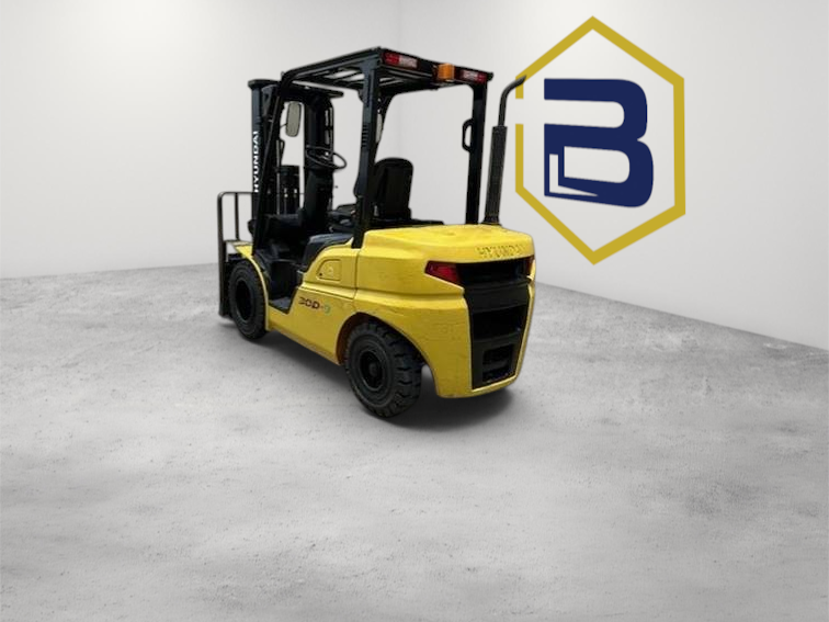 Burwell Material Handling 2018 Hyundai 30D-9 yellow forklift with triple mast and long forks